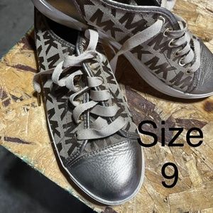 Michael Kors logo tennis shoes